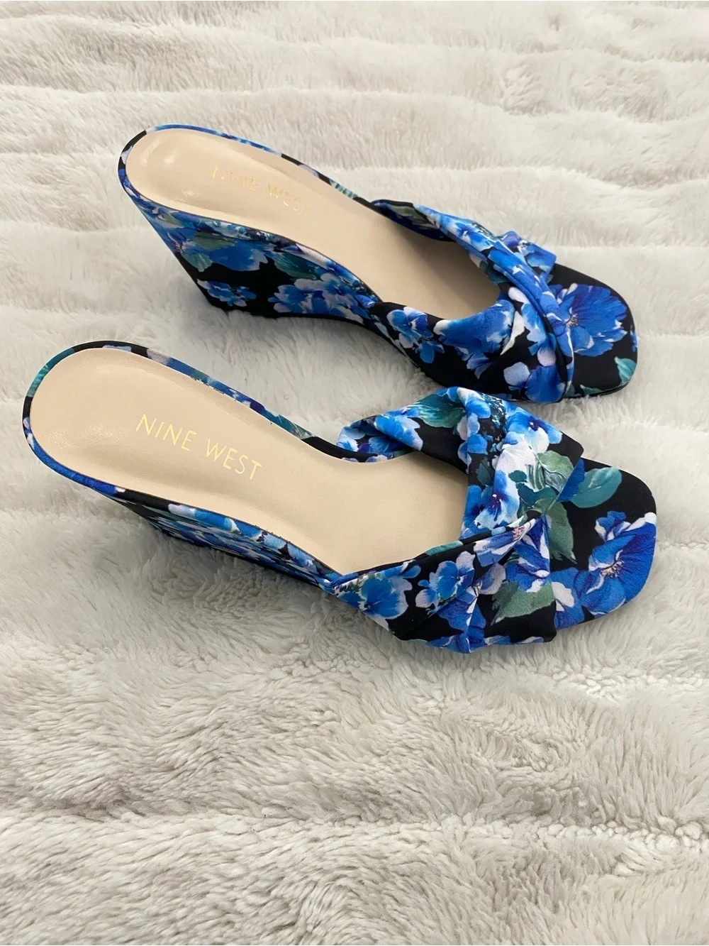 Nine West Blue Floral Knot Wedge Sandals Size 6.5